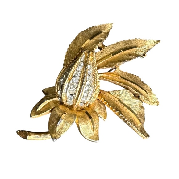 Vintage BSK Leaf Spray Brooch Gold Tone Rhinestone Flower Bud Floral Pin - Picture 1 of 8